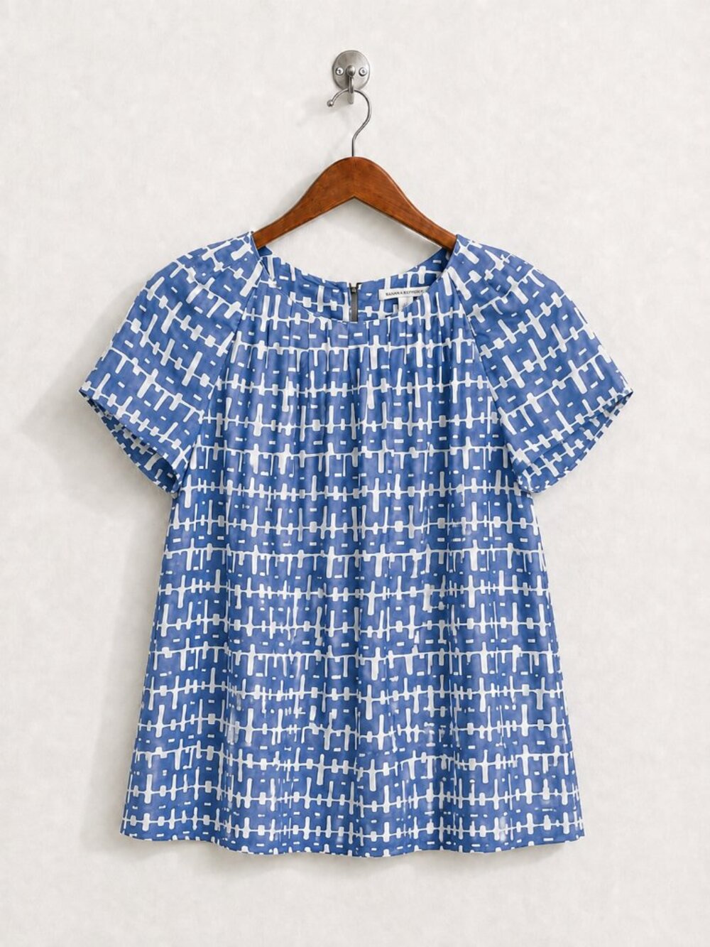 Banana Republic 100% Silk Blue White Print Blouse Medium